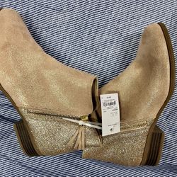 NWT Rose gold Girls Boots