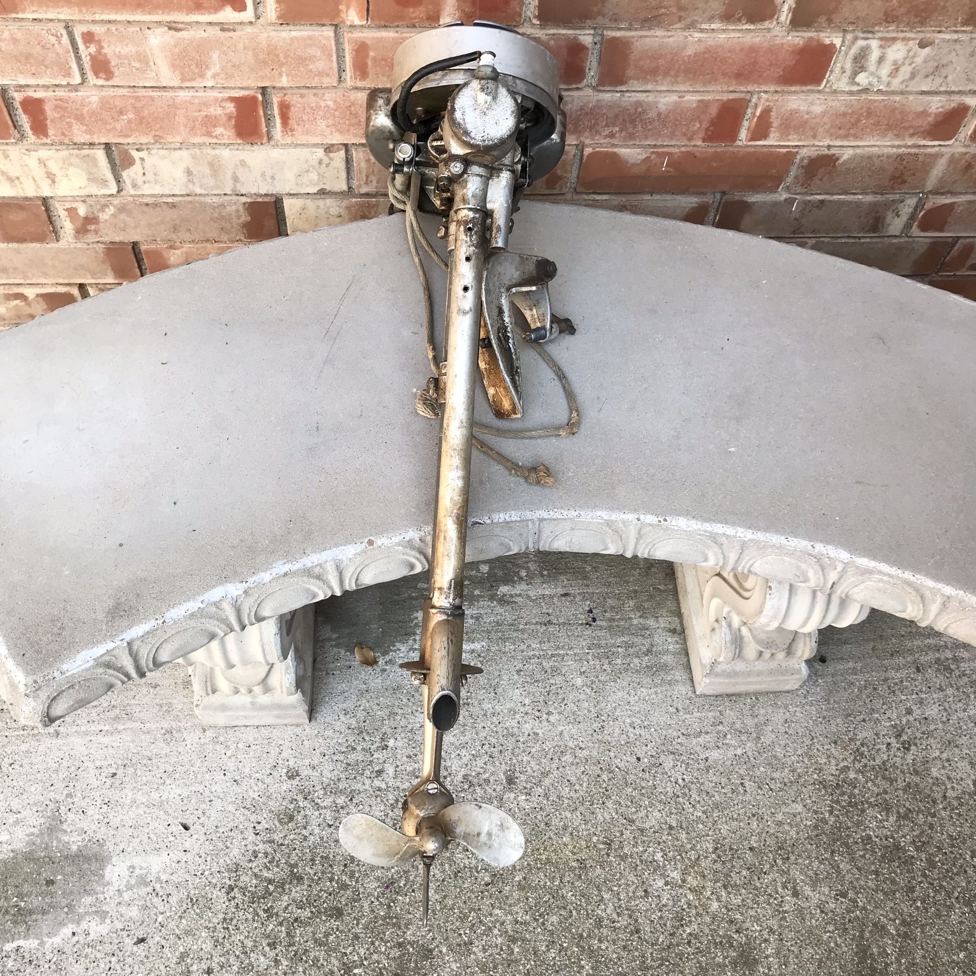 Vintage Sea King Boat Motor (Not Running) for Sale in Arlington, TX