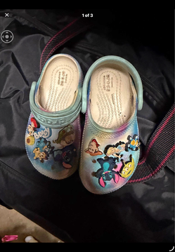 Croc size 8, comes with all the charms