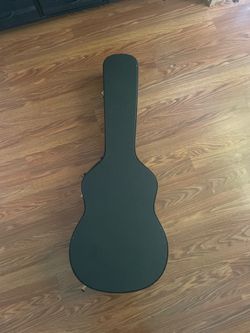 La Patrie Etude & guitar case