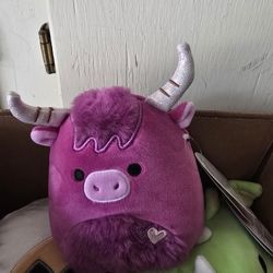 Squishamllow Cow NWT
