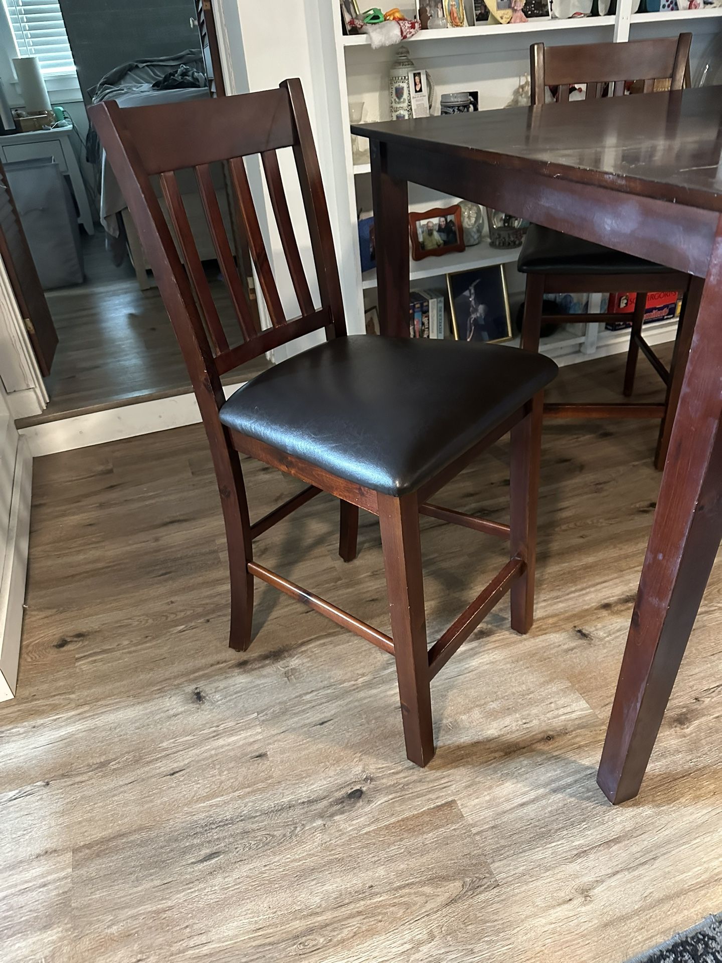 Bar Height Table & Chairs