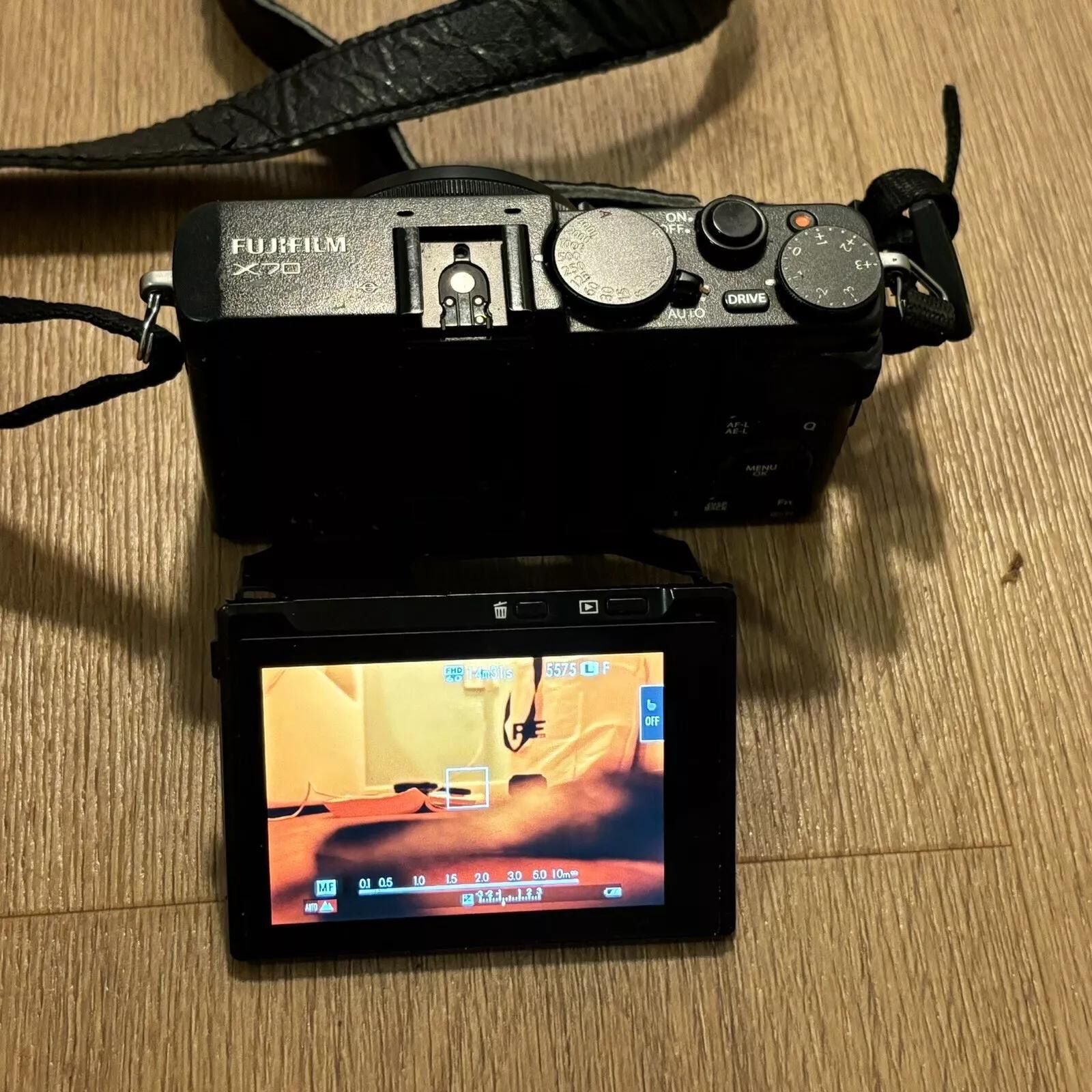 FUJIFILM Fuji X70 16.3MP Compact Black Digital Camera w/ Charger