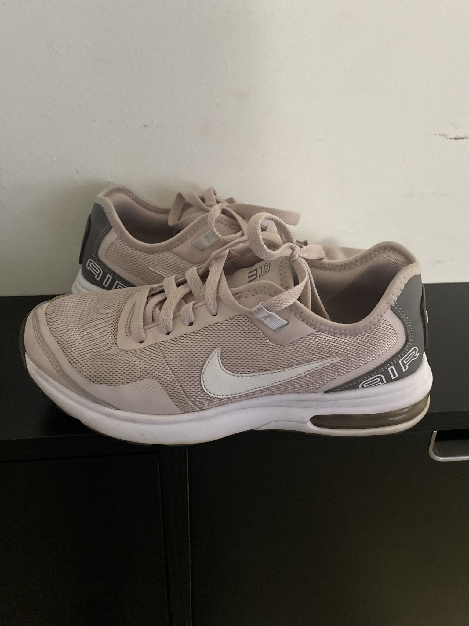 Nike Shoes Size. 5.5y