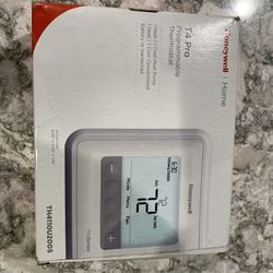Honeywell T4 Pro Thermostat