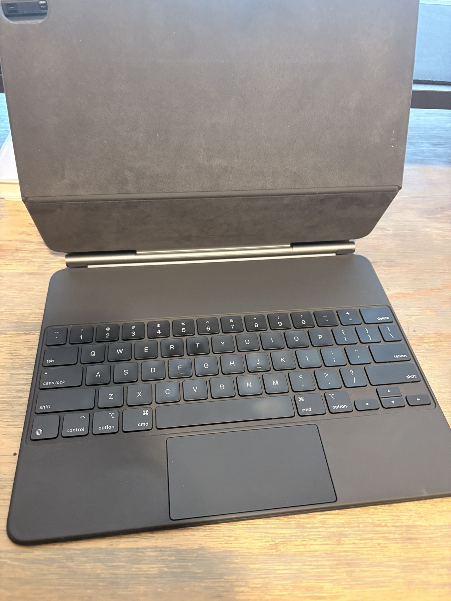 12.9” iPad Magic Keyboard 