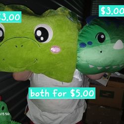 Christmas Right Around Corner Kids Blankets And Dino pillows 