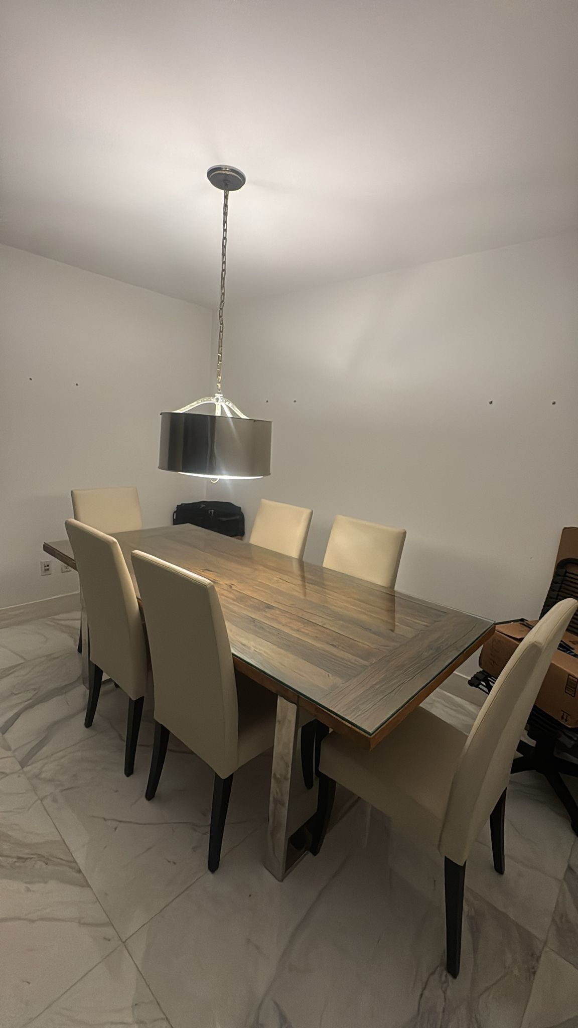 Dining table With chairs