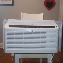 GE Air Conditioner 6200 BTU