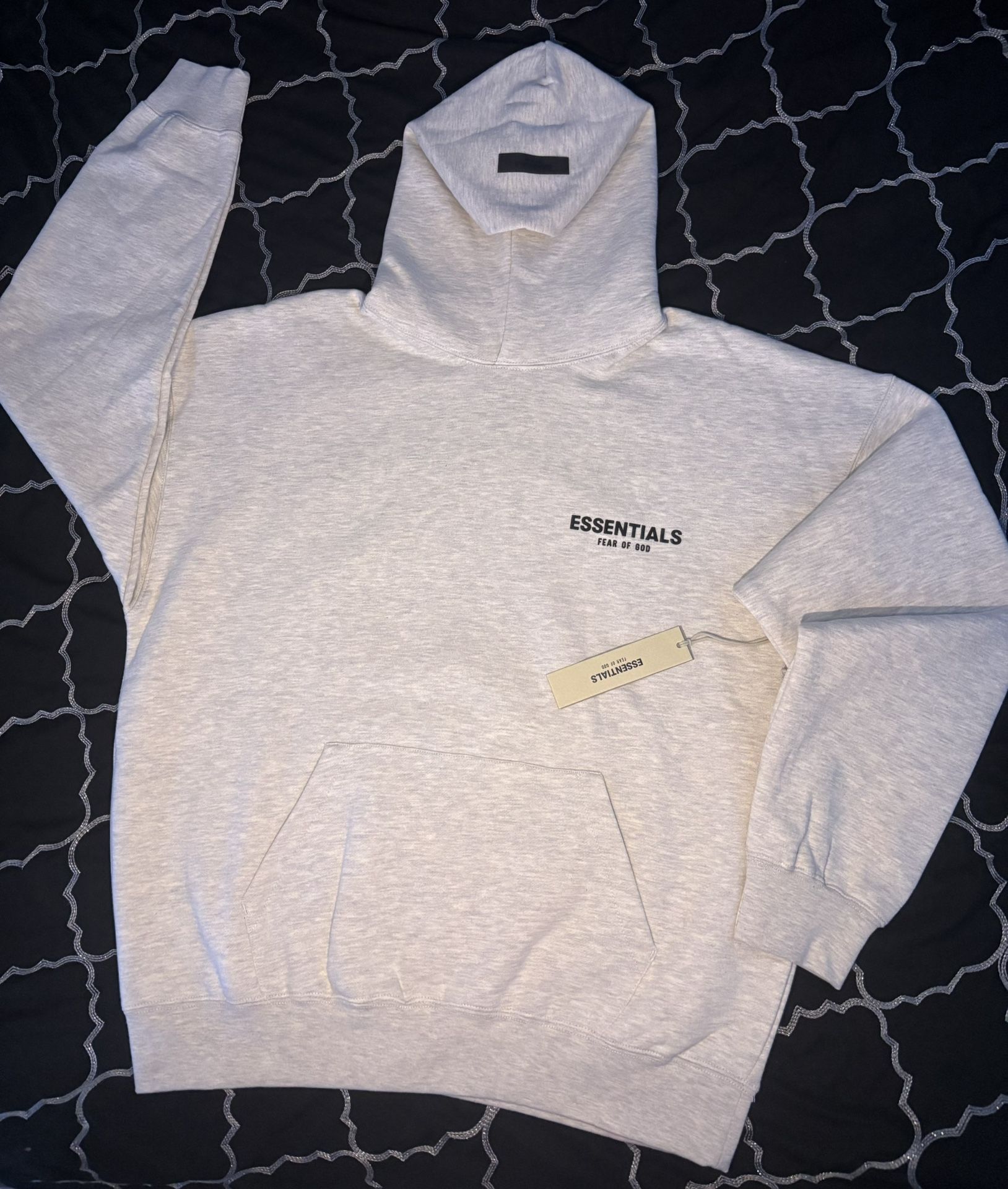Essentials (Fear Of God) Size (M) Men’s / Color Way (Light Oat)
