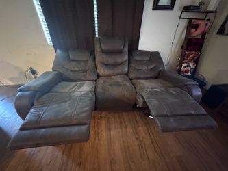 Estilo 2 Power Sofa & Console Loveseat (USED)