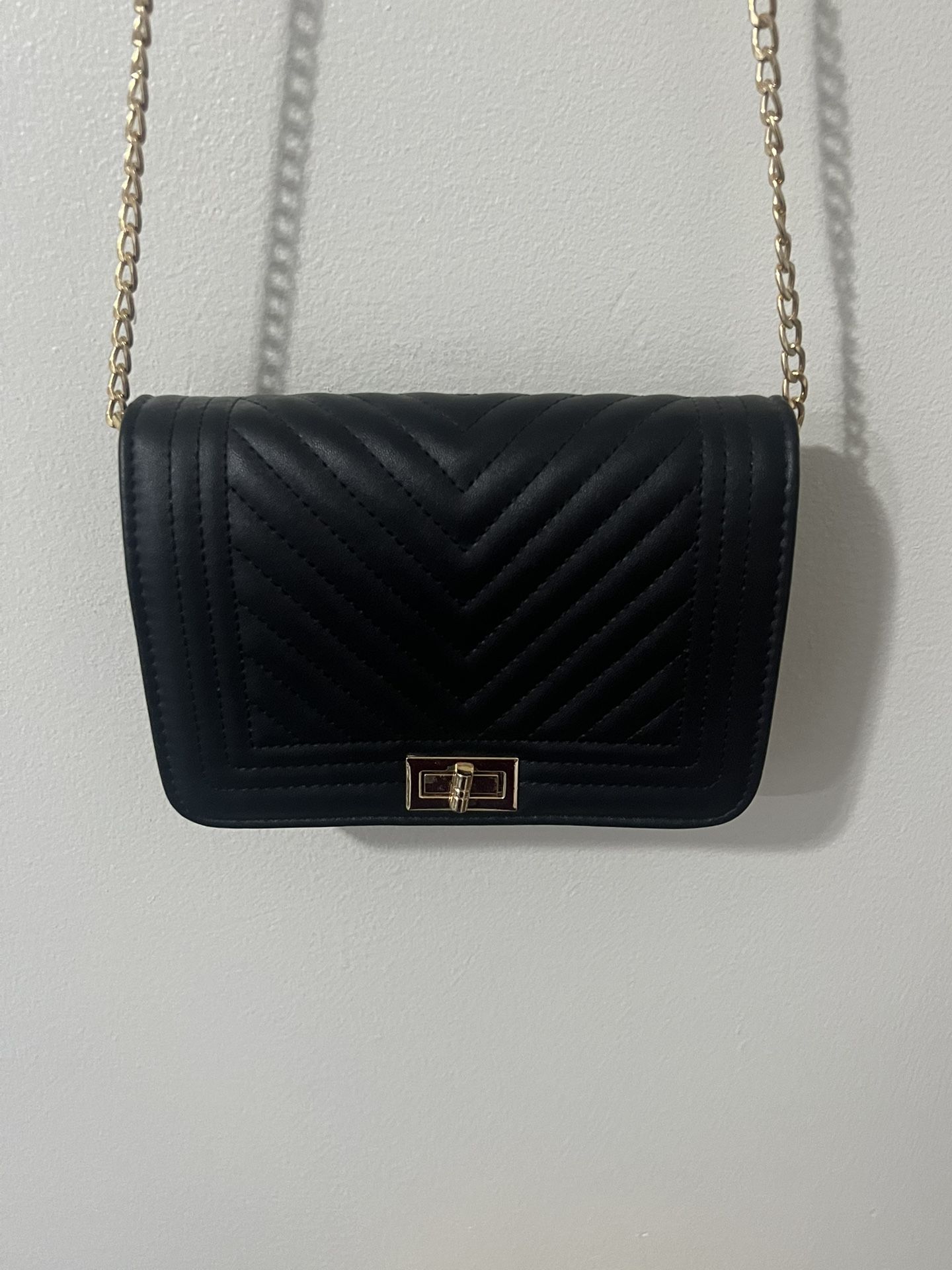 Windsor Black Casually Quilted Crossbody Purse