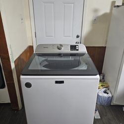 MAYTAG WASHER XL CAPACITY GOOD CONDITION HEAVY DUTY DELIVERY AVAILABLE FOR EXTRA FEE WE DO REPAIRS