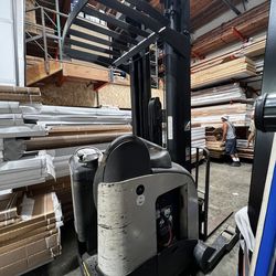 Crown Forklift Electric