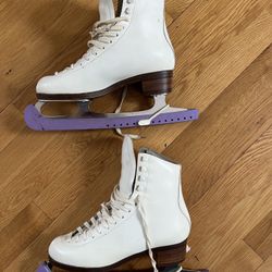 Girls Skates 5 1/2 