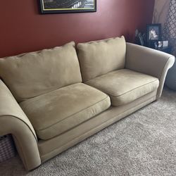 Rooms To Go Beige Couch