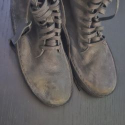 Clarks Size 7.5 Black Ankle High Boots With Laces 