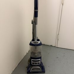 Shark Navigator LIFT-AWAY DLX Vacuum W BOX