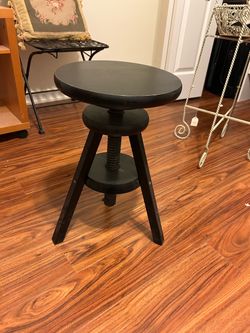 Black Adjustable Wood Artist Stool