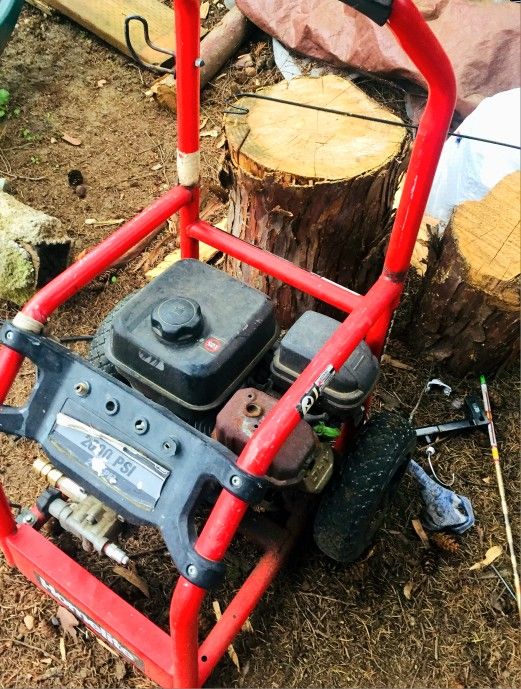 Homelite 2600 PSI 2.3 GPM Gas Pressure Washer for Sale in Federal Way