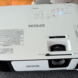 EPSON PROJECTOR EX5260.