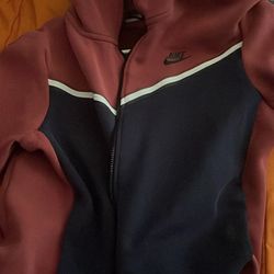 Nike tech