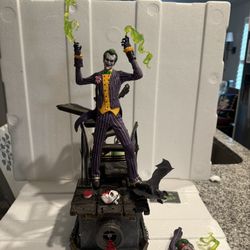 The Joker (Arkham Asylum): Limited Edition Statue