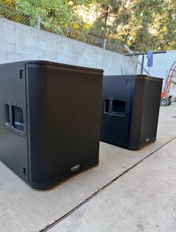 QSC KS118 3600W powered 18 inch subwoofer (Pair)
