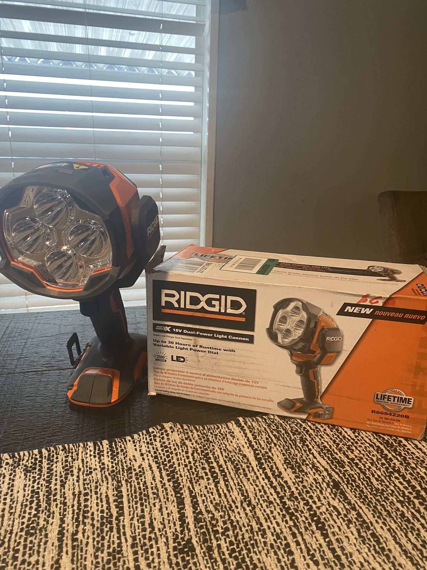 Ridgid 18V Dual Power Light Cannon Up To 3 Hrs Of Runtime With