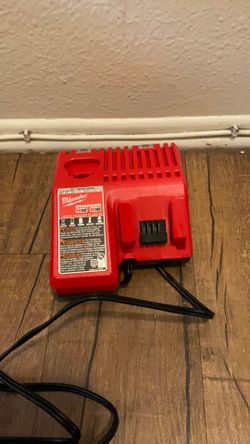 Milwaukee M12/M18 Battery Charger