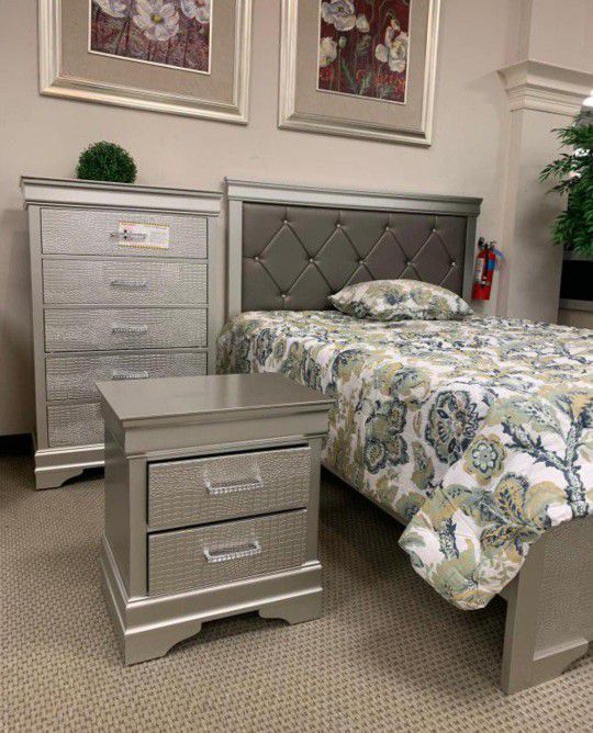 Silver Upholstered Bedroom Set Queen or King Bed Dresser Nightstand Mirror Chest 