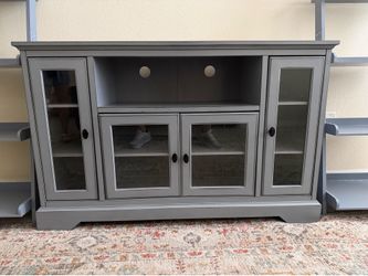 Entertainment/TV stand