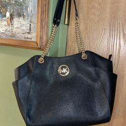 AUTHENTIC Michael Kors Bag **BRAND NEW NO TAGS**