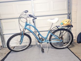 Townie Electra 21 Speed Cruiser Bicycle with Extras!