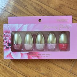 NWT blooming shades set of 5 nail polishes