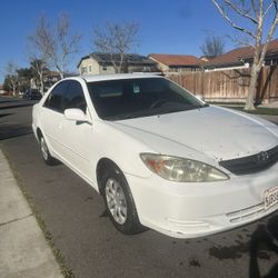 2004 Toyota Camry 