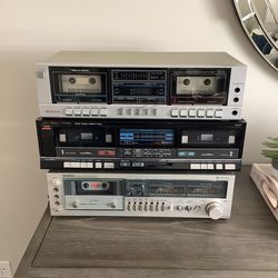 * VINTAGE CASSETTE DECKS * REALISTIC $12.00 , FISHER $12.00 , ONKYO $20.00 . MUST SEE TO APPRECIATE .