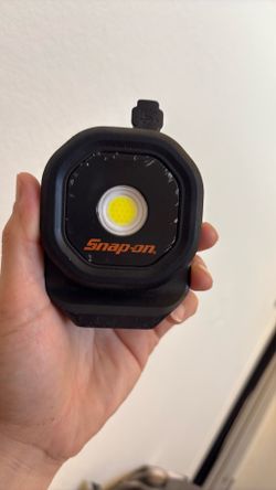 Snap - on flashlight
