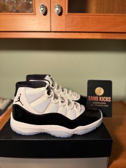 Size 12 Nike Jordan 11 concord