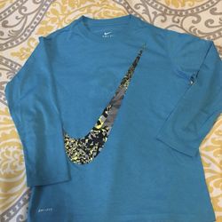 Nike long sleeve for boys size small pick up at timber dr Garner