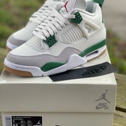 Air Jordan Retro 4 “Pine Green”
