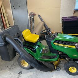 2017 John Deere D110 Lawn Mower Tractor