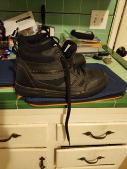 Size 10 Steel Toe Boots New 30$ Or Best Offer