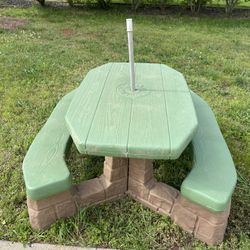 Step 2 Kids Picnic Table 