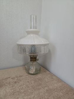 Vintage Aladdin Glass Oil Kerosene Lamp