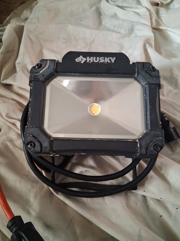 Husky Rechargeable Light