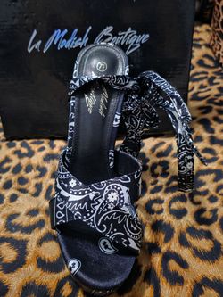 LOWRIDER BANDANA HEELS