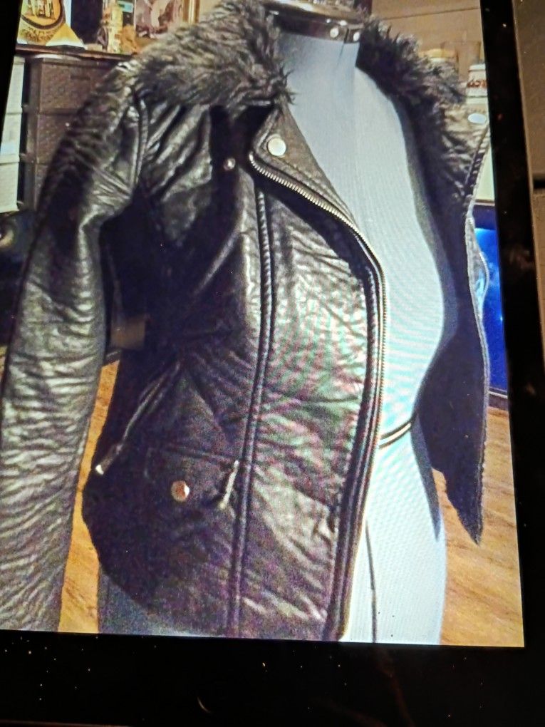NEW LOOK WOMEN  SIZE SMALL BLACK FAUX100 % POLYESTER MOTO JACKET FULL SIZE ZIP BIKER COAT