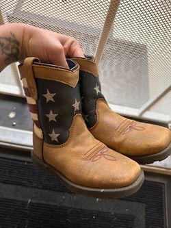 Boots / shoes