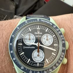 Omega Swatch MoonSwatch Mission On Earth With Box Like New! 